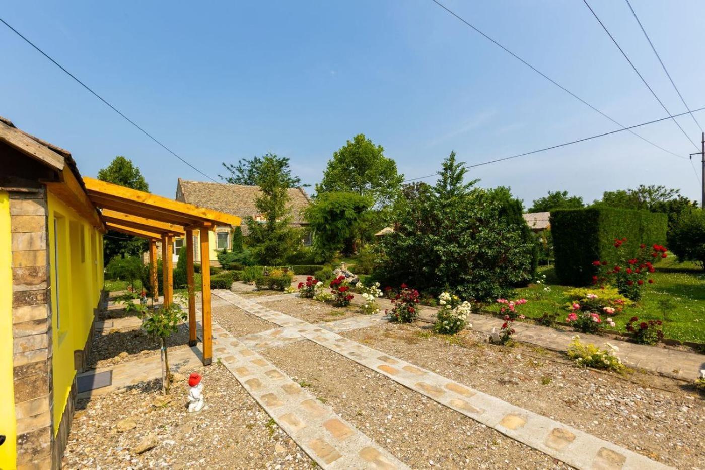 Salas Vujic Bečej 외부 사진